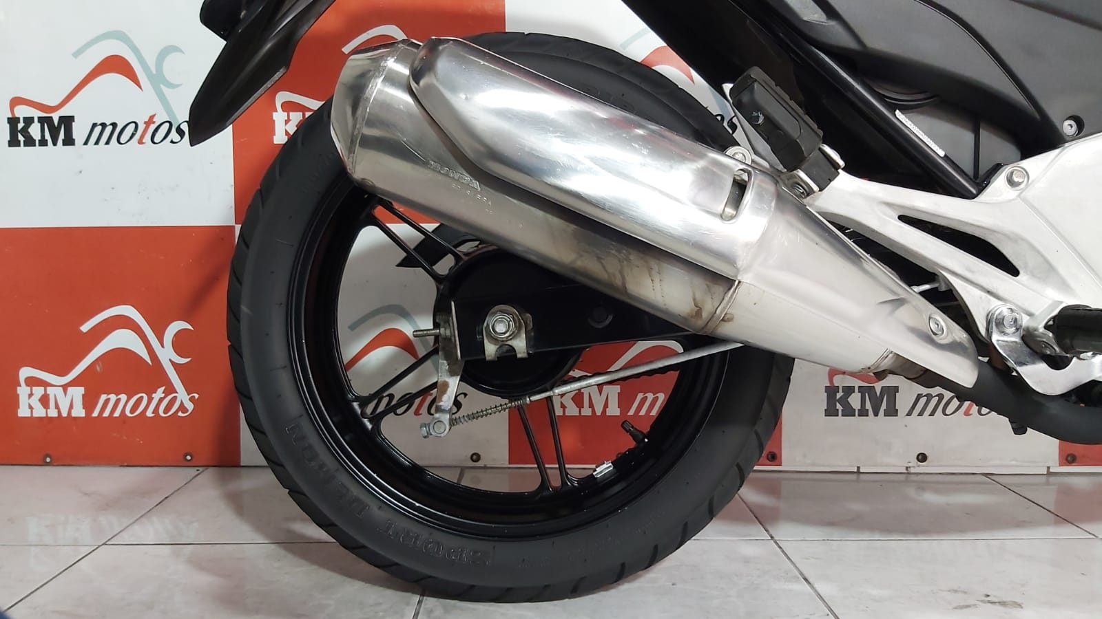 Honda Cb 300r 2011 Vermelha Km Motos Sua Loja De Motos Semi Novas 3125